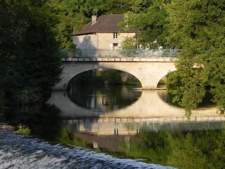 Châteauneuf-la-Fôret (87130)